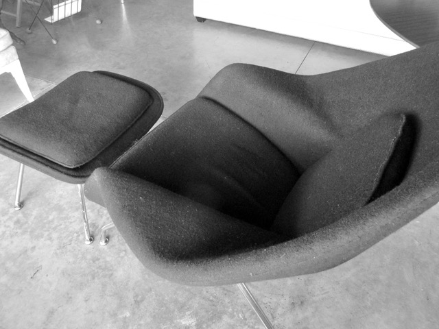 Saarinen <em>Womb</em> Chair & Ottoman